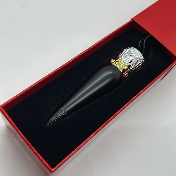 Rouge Christian Louboutin Velvet Matte Lip Colour  Retro Berry 148M, 0.13oz BNIB - Picture 4 of 15